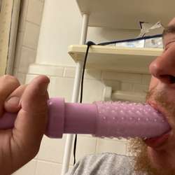 Bottomboi1988's Chat & Dating Profile