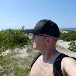 Dirque's Chat & Dating Profile