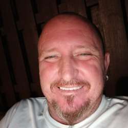 Eddie69's Chat & Dating Profile