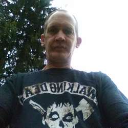Igabigdk8in's Chat & Dating Profile