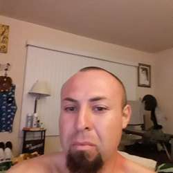Jessieb13's Chat & Dating Profile