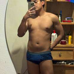 LatinoBttm's Chat & Dating Profile