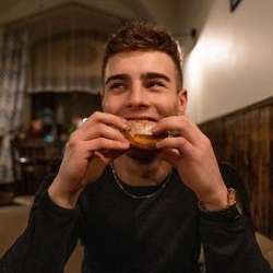 Mara26w's Chat & Dating Profile