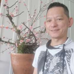 Raymondchoo's Chat & Dating Profile