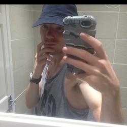 Seanboy21's Chat & Dating Profile