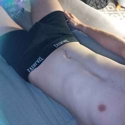 SluttyBoytoy's Chat & Dating Profile
