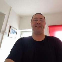 Subplym's Chat & Dating Profile