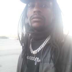 Tezzy40's Chat & Dating Profile