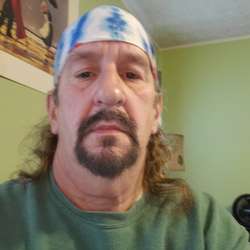 Tiecon333's Chat & Dating Profile