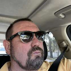 VenEleven's Chat & Dating Profile