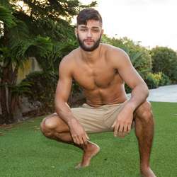 travisparker32's Chat & Dating Profile